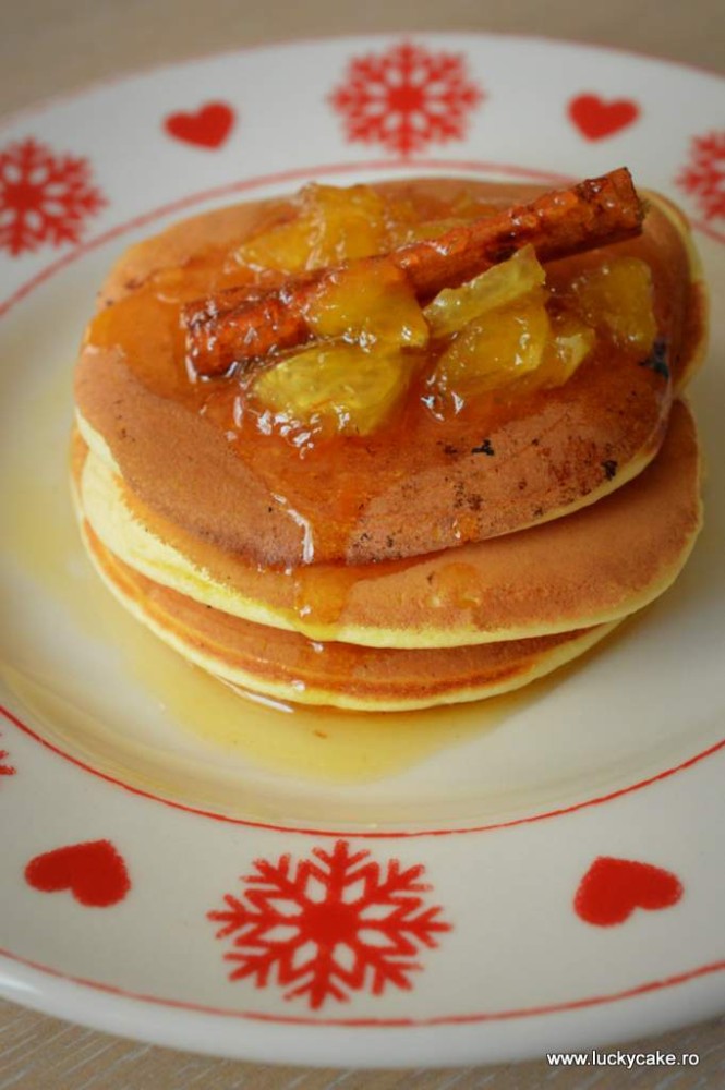 Pancakes cu sirop de portocale